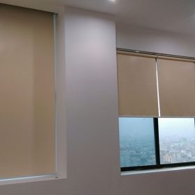 Rèm văn phòng tại Linh Trang có nhiều loại từ rèm cuốn, rèm lá, rèm sáo gỗ văn phòng…với mức giá rẻ. Tất cả đều có mẫu mã đa dạng, đẹp, đạt chuẩn chất lượng.